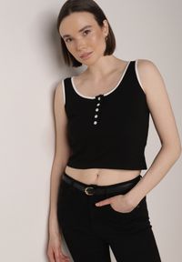 Born2be - Czarny Bawełniany Top w Prążki z Guzikami przy Dekolcie Bervise. Okazja: na co dzień. Kolor: czarny. Materiał: bawełna. Wzór: prążki. Styl: casual #5