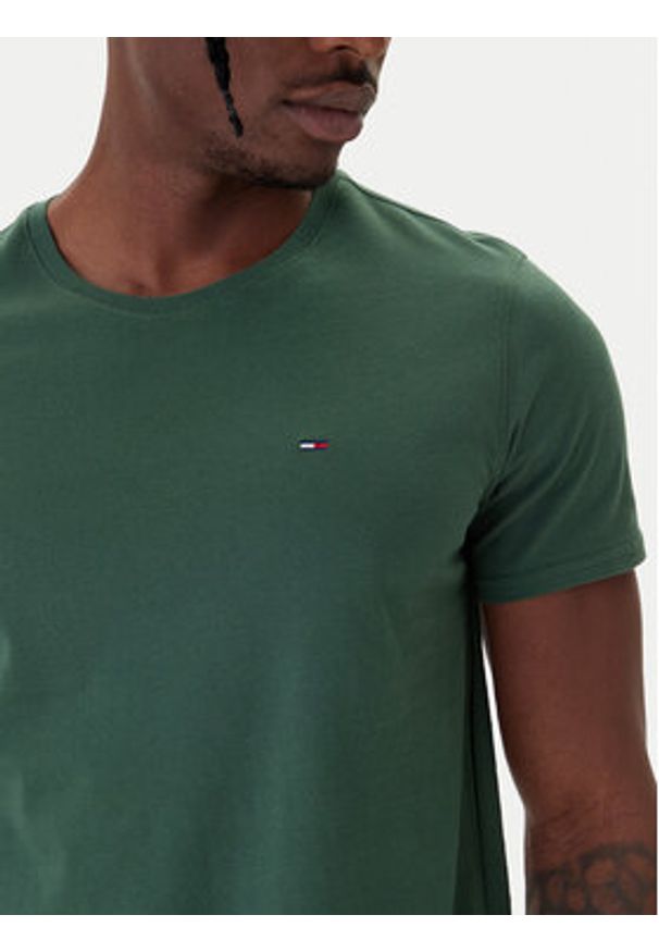 Tommy Jeans T-Shirt DM0DM04411 Zielony Slim Fit. Kolor: zielony. Materiał: bawełna