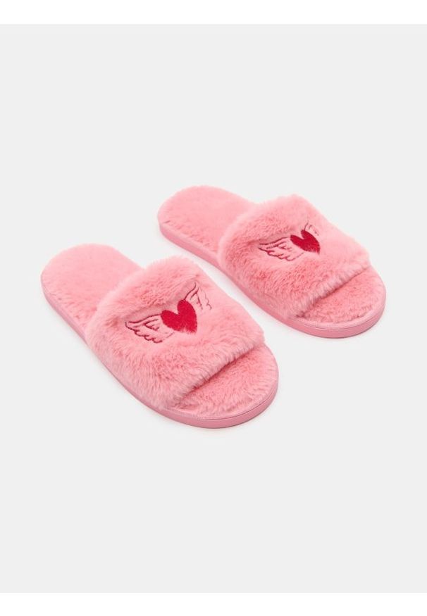 Sinsay - Kapcie z futerkiem - różowy. Kolor: różowy. Materiał: futro