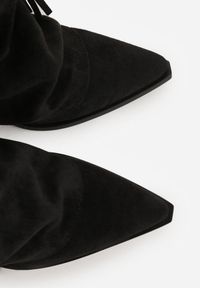 Renee - Czarne Botki Kowbojki na Słupku Ozdobione Frędzlami i Wywiniętą Cholewką Aedime. Okazja: na co dzień. Kolor: czarny. Szerokość cholewki: normalna. Wzór: aplikacja. Obcas: na słupku. Styl: casual #8