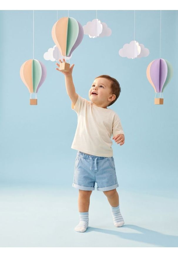 Sinsay - Szorty jeansowe z podwijanymi nogawkami - niebieski. Kolor: niebieski. Materiał: jeans