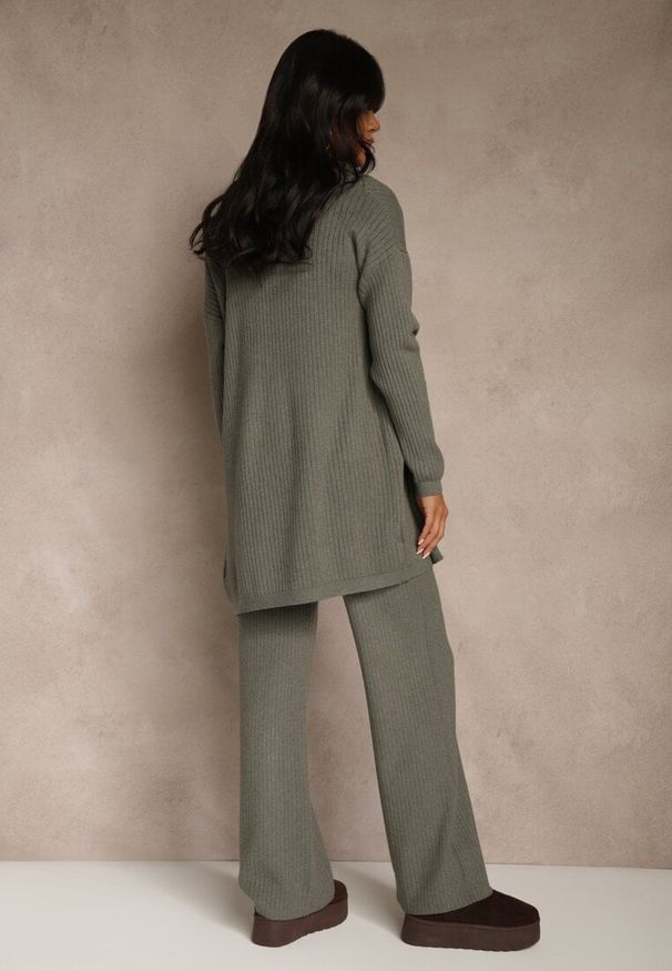 Renee - Ciemnozielony Komplet z Dzianiny z Wiskozą Spodnie Bluzka ze Stójką i Kardigan Vetisene. Kolor: zielony. Materiał: wiskoza, dzianina