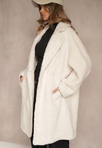 Renee - Biały Płaszcz Teddy o Dwurzędowym Kroju Oversize Azzena. Okazja: na spacer, na co dzień. Typ kołnierza: golf. Kolor: biały. Materiał: jeans. Styl: casual #3
