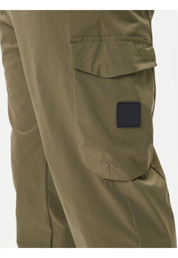 BOSS Spodnie materiałowe T_Urbanex-Cargolight 50508339 Zielony Tapered Fit. Kolor: zielony. Materiał: syntetyk