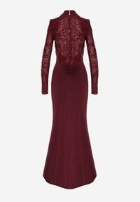 Born2be - Bordowa Cekinowa Sukienka Wieczorowa z Półgolfem i Trenem Eylnore. Okazja: na imprezę. Kolor: czerwony. Wzór: aplikacja. Styl: wizytowy #6