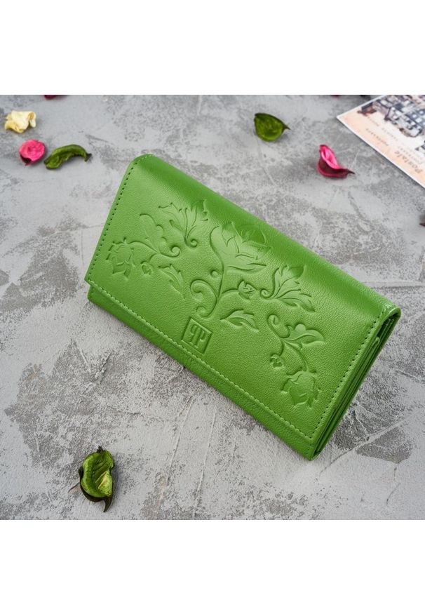 Portfel skórzany PAOLO PERUZZI T-45-GR zielony. Kolor: zielony. Materiał: skóra. Wzór: kwiaty