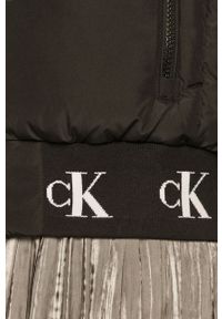 Calvin Klein Jeans - Kurtka. Typ kołnierza: bez kaptura. Kolor: czarny. Materiał: bawełna, materiał, elastan, tkanina, poliester, włókno. Wzór: gładki #3