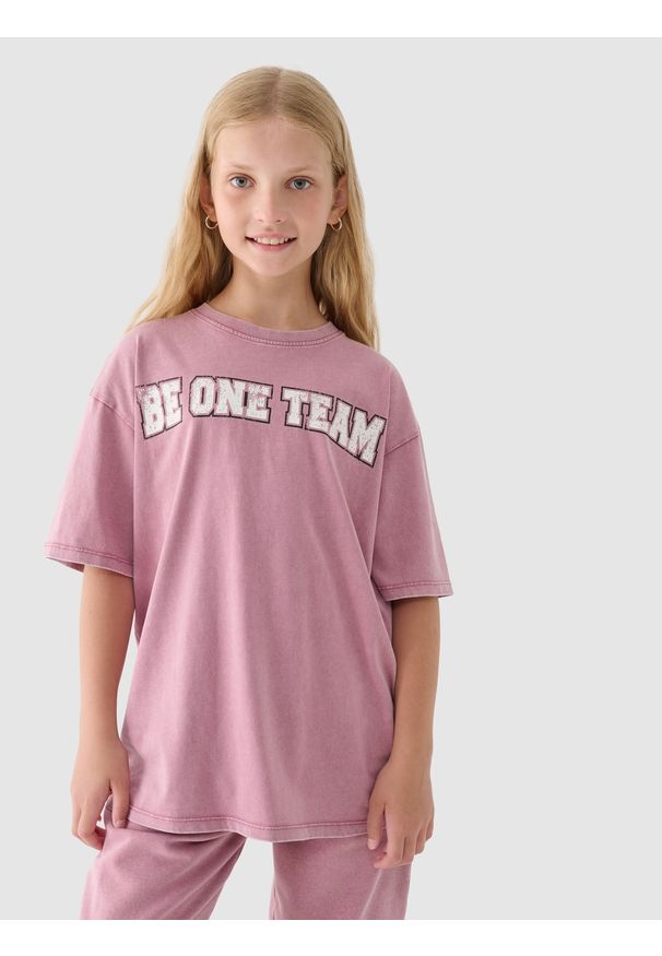 4f - 4F T-shirt z nadrukiem dziewczęcy - różowy 140 (9-10 lat). Okazja: na co dzień. Kolor: różowy. Materiał: bawełna, jersey, dzianina. Długość rękawa: krótki rękaw. Długość: krótkie. Wzór: nadruk. Sezon: lato. Styl: sportowy, klasyczny, casual