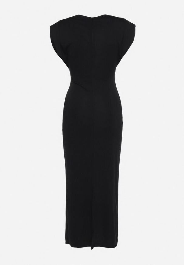 Born2be - Czarna Dopasowana Sukienka z Krótkim Rękawem i Poduszkami na Ramionach z Rozcięciem Fionella. Kolor: czarny. Długość rękawa: krótki rękaw. Styl: elegancki