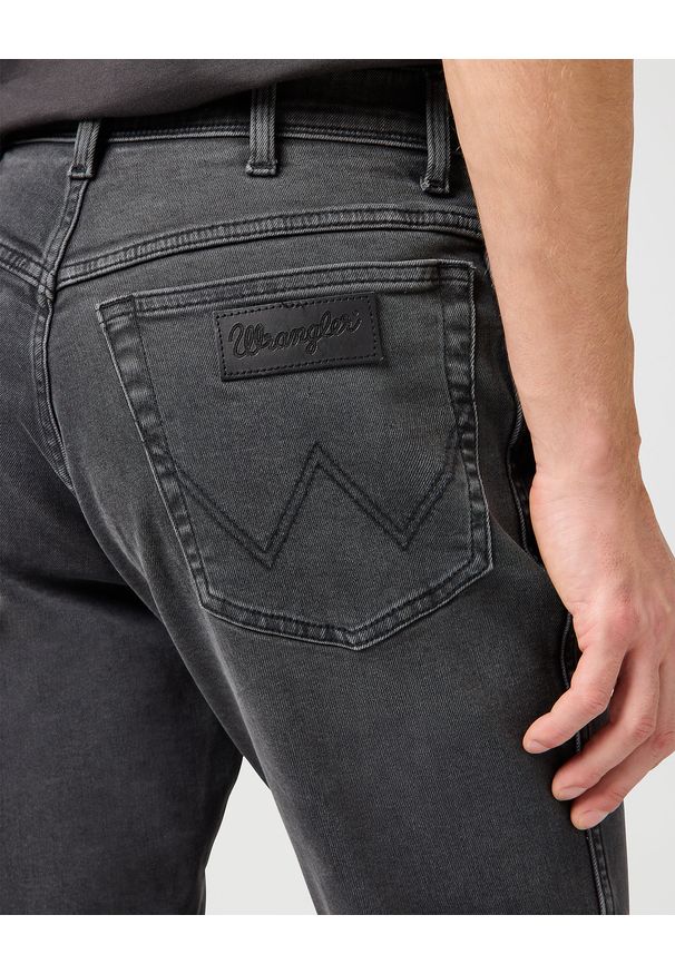 Wrangler - WRANGLER MĘSKIE SPODNIE JEANSOWE WRANGLER TEXAS SLIM WHISPERED WASH 112362467