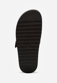 Born2be - Ciemnobrązowe Klapki na Grubej Podeszwie Ozdobione Wycięciami Faneora. Okazja: na co dzień. Kolor: brązowy. Materiał: jeans. Wzór: aplikacja. Obcas: na platformie. Styl: casual #9