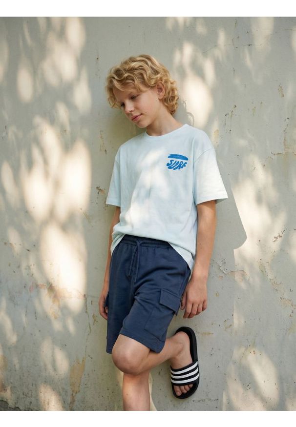 Sinsay - Szorty dresowe cargo - granatowy. Kolor: niebieski. Materiał: dresówka