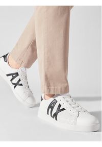 Armani Exchange Sneakersy XUX016 XCC60 T685 Biały. Kolor: biały