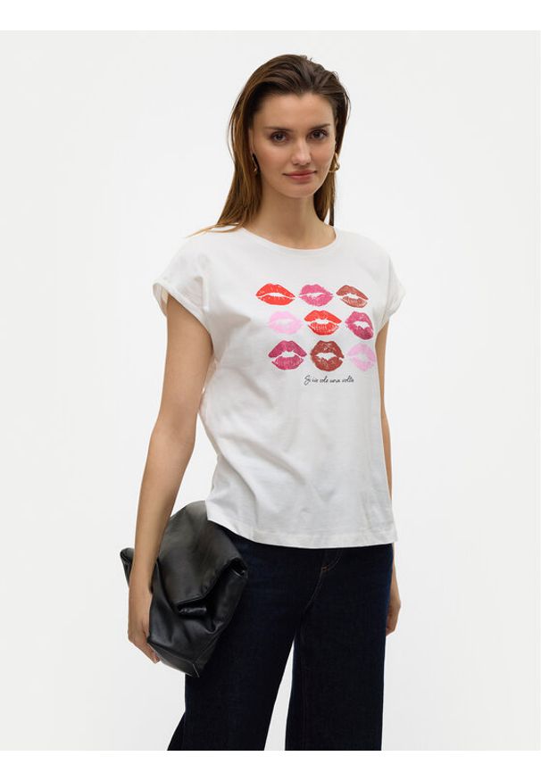 Vero Moda T-Shirt Cysma 10328272 Biały Regular Fit. Kolor: biały. Materiał: bawełna