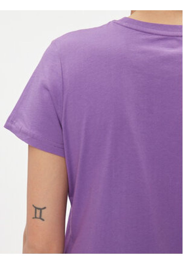 Helly Hansen T-Shirt Logo 34112 Fioletowy Regular Fit. Kolor: fioletowy. Materiał: bawełna
