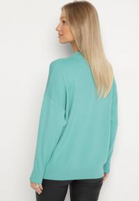 Born2be - Zielony Gładki Sweter z Rękawami Typu Nietoperz Ralanevia. Okazja: do pracy, na co dzień. Kolor: zielony. Wzór: gładki. Styl: casual #4