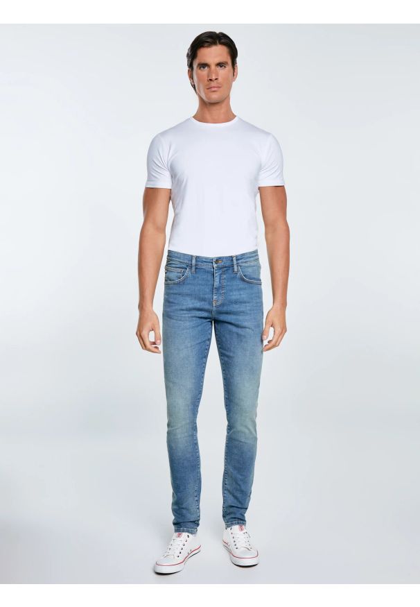 Big-Star - Jeansy męskie niebieskie Deric High Waist 390. Okazja: na co dzień. Stan: podwyższony. Kolor: niebieski. Styl: casual