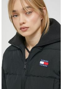 Tommy Jeans kurtka damska kolor czarny zimowa. Kolor: czarny. Materiał: puch, poliamid. Sezon: zima #6