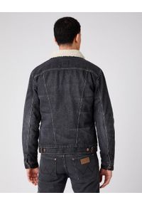 Wrangler - WRANGLER 124MJ SHERPA ROCKSTAR W4MSV2339 112141375. Okazja: na co dzień. Typ kołnierza: kaptur. Materiał: jeans, skóra, materiał, bawełna, denim, wełna, elastan, sztruks. Długość rękawa: długi rękaw. Długość: długie. Wzór: kolorowy. Sezon: jesień, zima. Styl: klasyczny, casual, elegancki, vintage