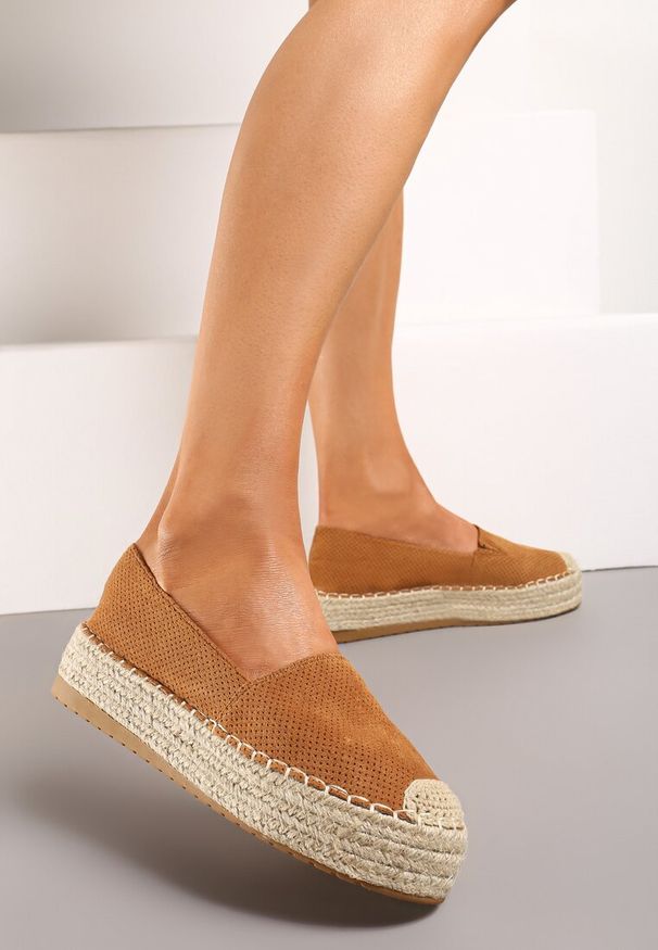 Born2be - Brązowe Klasyczne Wsuwane Espadryle z Plecionką Wokół Podeszwy Gemelle. Okazja: na co dzień, na spotkanie biznesowe, do pracy. Zapięcie: bez zapięcia. Kolor: brązowy. Materiał: len. Styl: klasyczny