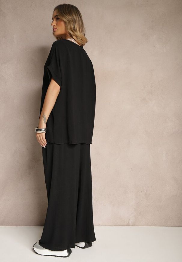 Renee - Czarny Bawełniany Komplet Spodnie o Szerokim Kroju i T-shirt Oversize Seltebis. Kolor: czarny. Materiał: bawełna. Wzór: aplikacja, kolorowy, gładki