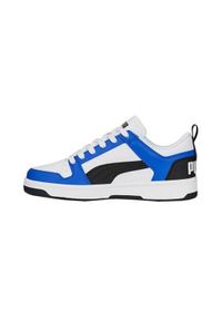 Buty do chodzenia damskie Puma Rebound Layup Lo Sl Jr. Zapięcie: sznurówki. Kolor: biały, wielokolorowy, niebieski. Materiał: materiał, syntetyk. Szerokość cholewki: normalna. Sport: turystyka piesza