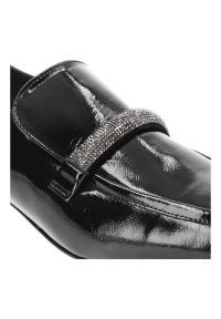 Czarne Półbuty Armodo Stylowe Buty Damskie. Okazja: na spotkanie biznesowe. Kolor: czarny. Materiał: skóra, lakier. Szerokość cholewki: normalna. Styl: elegancki #7