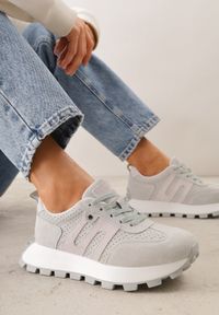 Born2be - Jasnozielone Zamszowe Sneakersy na Grubej Podeszwie Geometrycznym Wzorem Zitula. Okazja: na co dzień, na spacer. Kolor: zielony. Materiał: zamsz. Wzór: geometria. Sport: turystyka piesza #9