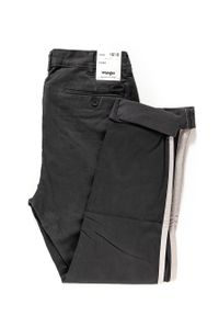 Wrangler - WRANGLER SPODNIE MĘSKIE CHINO NAVY GREY W16LGL134. Materiał: materiał #3