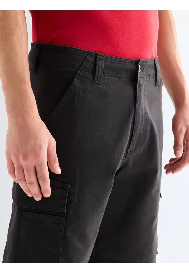 Wrangler - MESKIE SZORTY WRANGLER PK CARGO SHORT CAVIAR 112378911
