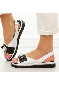 Białe skórzane sandały damskie Cambell 13307. Okazja: na co dzień, na spacer. Kolor: biały. Materiał: skóra. Wzór: geometria, aplikacja. Sezon: wiosna, lato. Styl: casual, klasyczny, elegancki #1