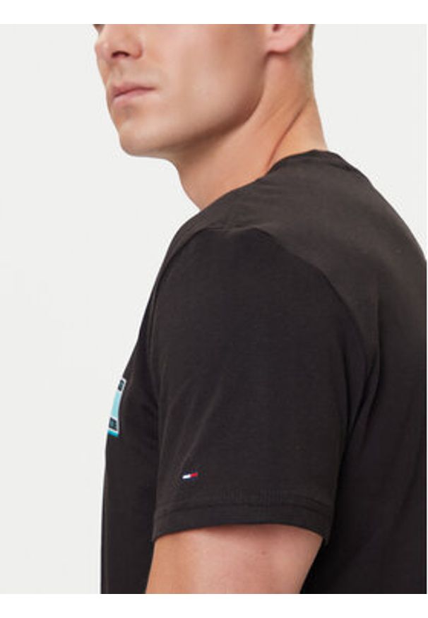 Tommy Jeans T-Shirt Pop Color Flag DM0DM21577 Czarny Regular Fit. Kolor: czarny. Materiał: bawełna