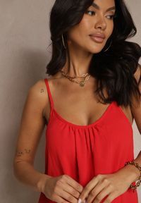 Renee - Czerwony Basicowy Top z Bawełną Thireldi. Kolor: czerwony. Materiał: bawełna. Sezon: lato
