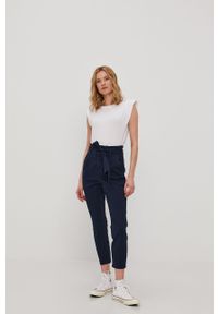 Vero Moda - Spodnie. Stan: podwyższony. Kolor: niebieski. Materiał: tkanina, bawełna, elastan #5