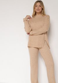 Born2be - Beżowy Komplet z Bawełną i Wełną Sweter z Guzikami i Proste Spodnie Reisadia. Kolor: beżowy. Materiał: wełna, bawełna #7