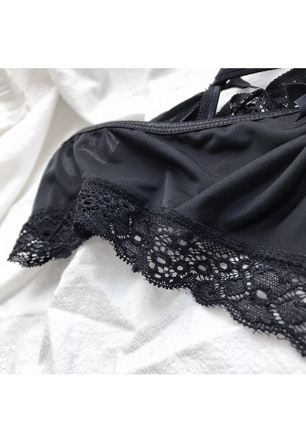 Intica - Stringi koronkowe z wycięciami na specjalne okazje Shania. Kolor: biały. Materiał: koronka. Wzór: koronka