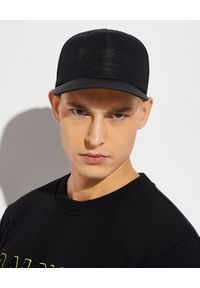 Alexander McQueen - ALEXANDER MCQUEEN - Czarna czapka z daszkiem. Kolor: czarny. Materiał: materiał. Wzór: nadruk