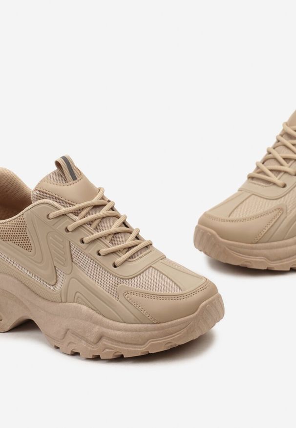 Born2be - Ciemnobeżowe Sznurowane Sneakersy na Grubej Podeszwie ze Wstawkami z Siateczki Vleni. Okazja: na co dzień. Kolor: beżowy