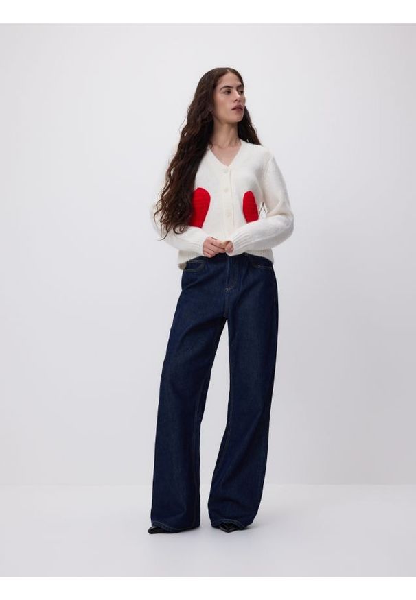 Reserved - Kardigan z haftem - kremowy. Kolor: kremowy. Materiał: wełna, dzianina. Wzór: haft