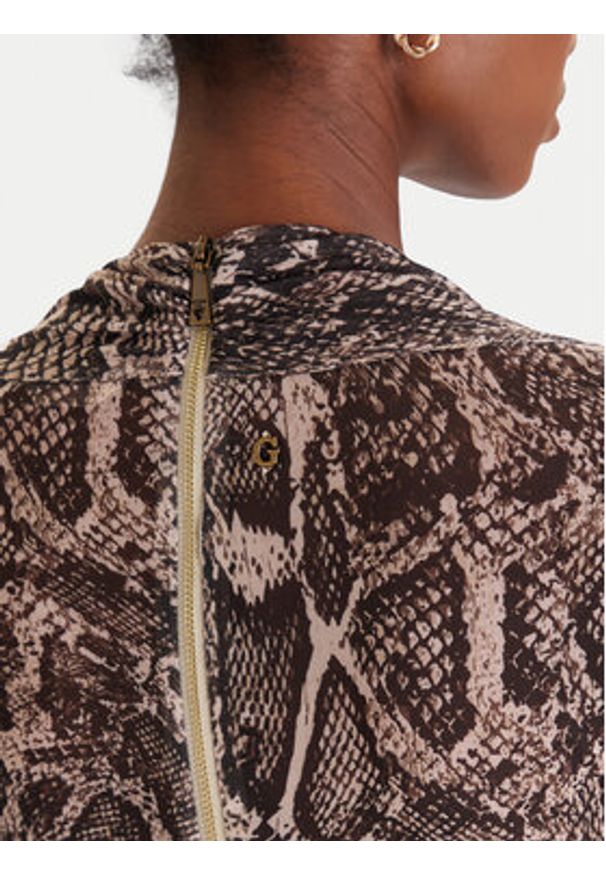 Guess Sukienka koktajlowa W5BK65 KCZC2 Beżowy Slim Fit. Kolor: beżowy. Materiał: syntetyk. Styl: wizytowy