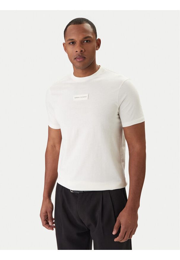 Armani Exchange T-Shirt XM002471 AF10356 U1074 Écru Slim Fit. Materiał: bawełna