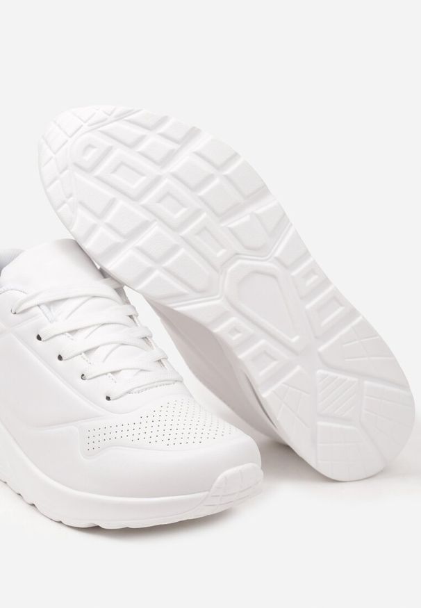 Renee - Białe Sneakersy na Grubej Podeszwie przed Kostkę Floemini. Wysokość cholewki: przed kostkę. Zapięcie: sznurówki. Kolor: biały. Materiał: jeans