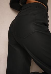 Renee - Czarne Spodnie Woskowane o Szerokim Kroju High Waist Sezila. Okazja: na co dzień. Stan: podwyższony. Kolor: czarny. Styl: casual