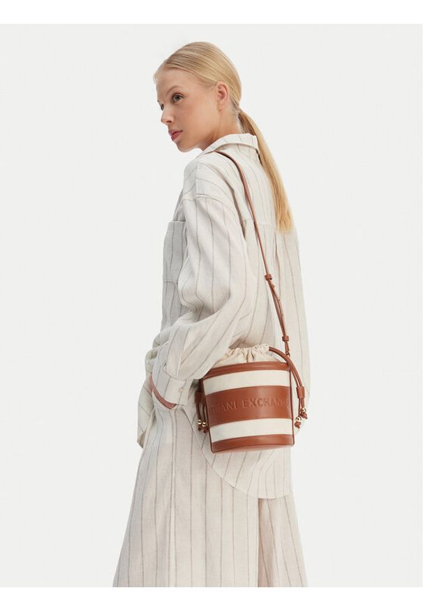 Armani Exchange Torebka XW002183 AF22635 M6261 Brązowy. Kolor: brązowy