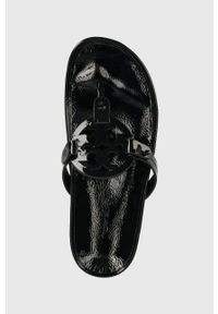 Tory Burch japonki skórzane damskie kolor czarny na platformie. Kolor: czarny. Materiał: skóra. Wzór: gładki. Obcas: na platformie