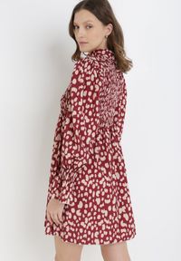 Born2be - Bordowa Sukienka Shimmerfrost. Kolor: czerwony. Styl: klasyczny, elegancki. Długość: mini