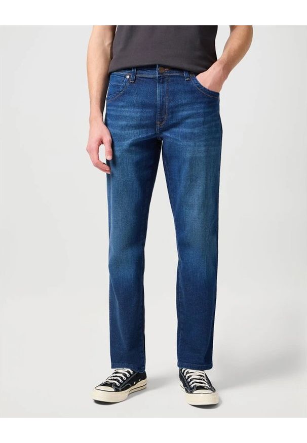 Wrangler - WRANGLER TEXAS STRETCH NIGHT BREAK W1219237W 112126068. Stan: podwyższony. Styl: klasyczny