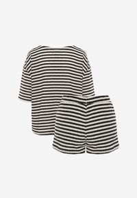 Renee - Beżowo-Czarny Komplet Casualowy z Bawełny Oversize T-shirt i Szorty w Paski Stylizowany na Szydełkowany Pherra. Kolor: beżowy. Materiał: bawełna. Wzór: paski #8