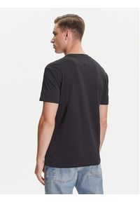 Tommy Jeans T-Shirt Dna Flag DM0DM21941 Czarny Regular Fit. Kolor: czarny. Materiał: bawełna