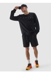 4f - 4F Spodenki dresowe męskie - czarne XXL. Kolor: czarny. Materiał: dresówka. Długość: krótkie. Wzór: nadruk, ze splotem, gładki #1